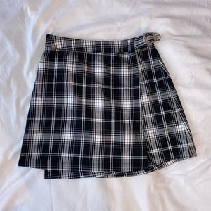 Brandy Melville Black and White Plaid Wrap Skirt